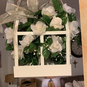 Accents | Nwot Elegant White Rose Hanging Arrangement In A Metal Frame ...